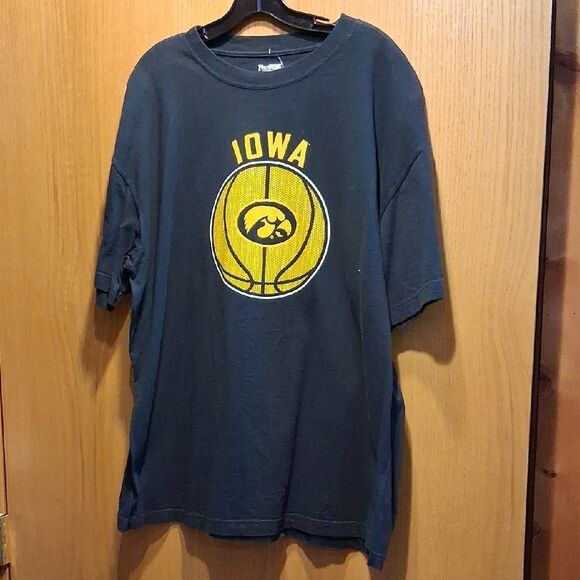 Hawkeyes, ProEdge, Size 2XL, Unisex short Sleeve Shirt - Picture 1 of 4
